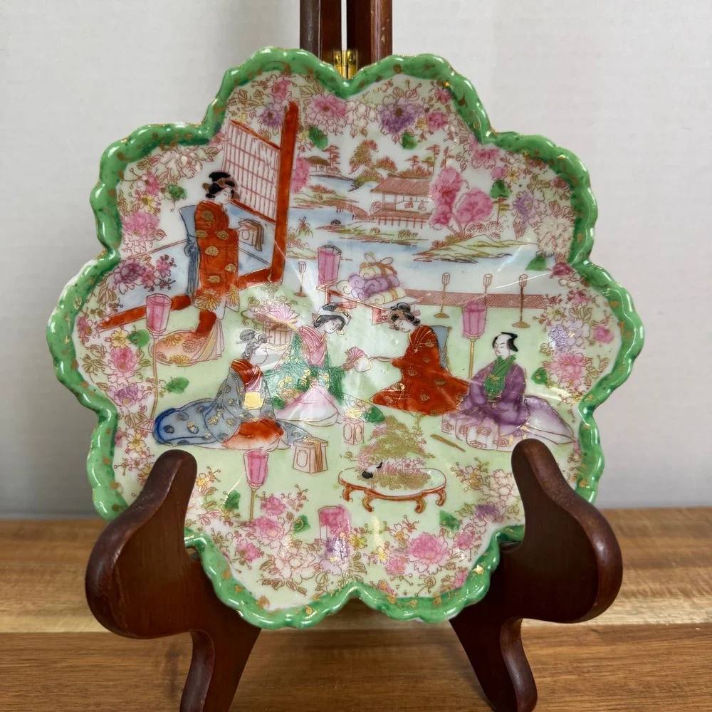 Vintage Japanese Kutani Porcelain Bowl Geisha Girl Scalloped Green Gold Gilt